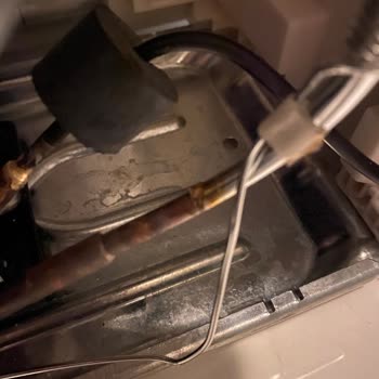 Bosch Derin Dondurucu Kutusuz Ve Teşhir Ürün Şüphesiyle Teslim Edildi