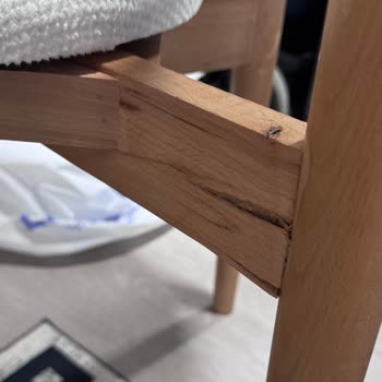 Eksik Ve Kırık Sandalyelerle İlgili Çözüm Bekliyorum