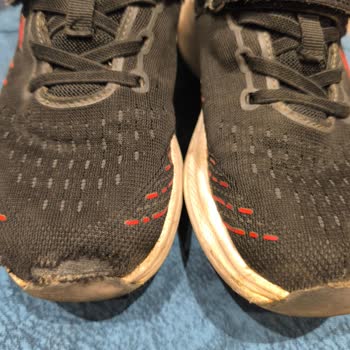 Kısa Sürede Deforme Olan Ayakkabı Ve Yetersiz Müşteri Hizmeti Nedeniyle Mağduriyet