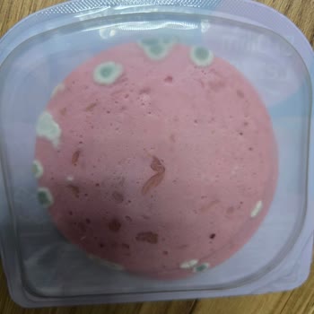 Taze Olması Gereken Salamlar Küflü Çıktı, Sağlığım Tehlikeye Girdi!