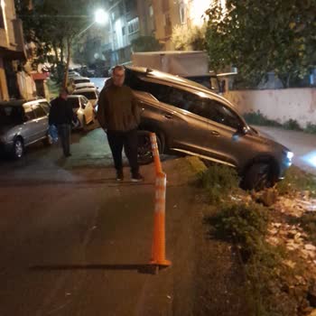 Boş Arsa Nedeniyle Araçlar Zarar Görüyor, Kalıcı Çözüm Bekliyoruz