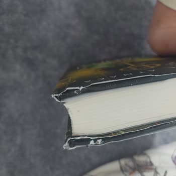 Aldığım Kitap Setinin Üçüncü Kitabı Hasarlı Çıktı Yardım Alamıyorum