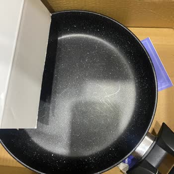 Satın Alınan Granit Tencerenin Çizik Ve Kullanılmış Çıkması