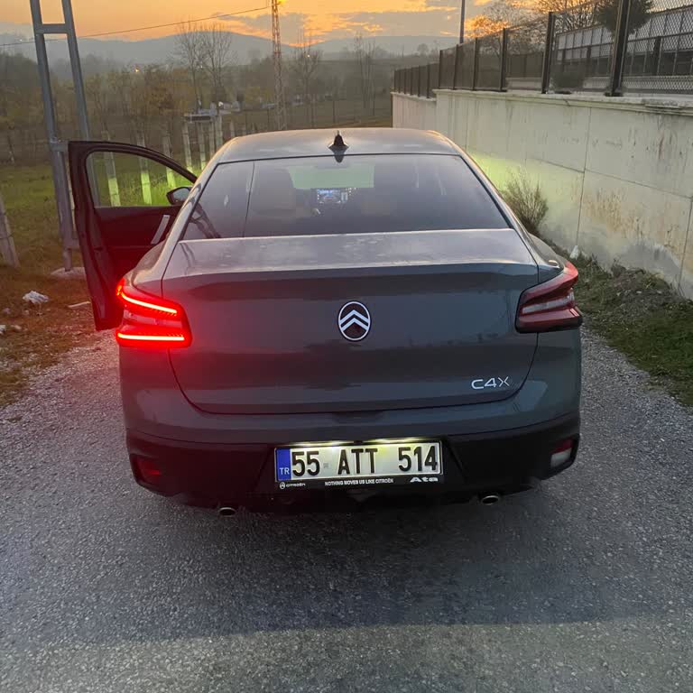 Sıfır Kilometre Citroen C4X'te Su Alan Lamba Ve Parça Temin Sorunu