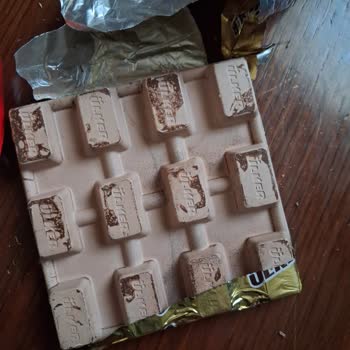 Son Kullanma Tarihi Geçmemiş Çikolata Bozuk Çıktı, Müşteri Hizmetleri Dönüş Yapmadı