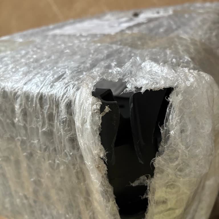 Kırık Ürün Ve Özensiz Paketleme Nedeniyle Ücret İadesi Talebim