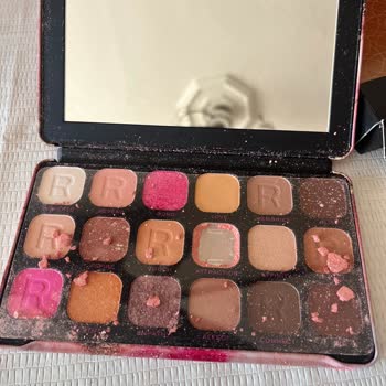 Kırık Gelen Far Paleti Ve Yetersiz Müşteri Hizmeti