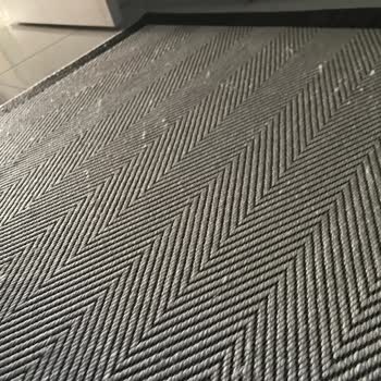 10 Günde Tüylenen Halı İçin Mağaza Sorumluluk Almıyor