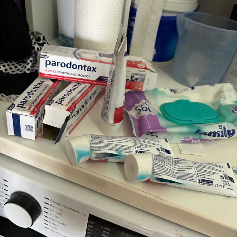 Aldığım Diş Macunlarının Hepsi Patlak Ve Lekeli Çıktı Müşteri Hizmetleri Yardımcı Olmadı