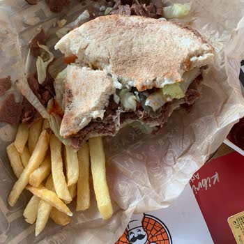 Bayat Ekmek Ve İlgisiz Personel Nedeniyle Memnuniyetsizlik