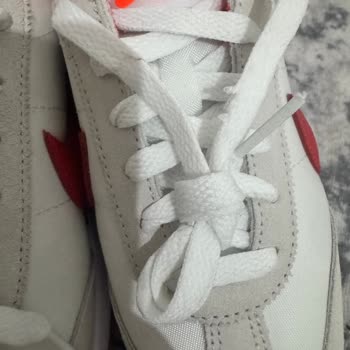 Kusurlu Ve Şüpheli Orijinalliğe Sahip Ayakkabının Değişimi Talebi