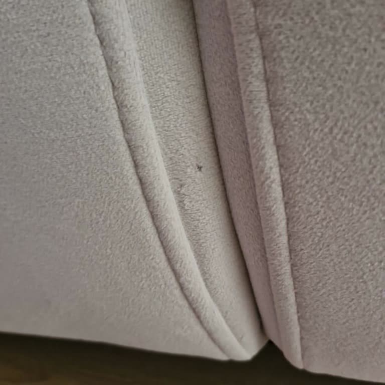 Divanev'den Teslim Edilen Koltuk Takımındaki Kusurlar 4 Aydır Giderilmiyor