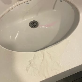 Opet İstasyonunda Hijyen Skandalı Ve İlgisiz Personel Deneyimi