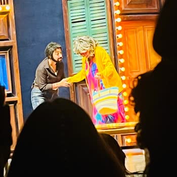 Vıp Biletle Kırık Sandalyede Dip Dibe Oturduk Sahneyi Göremedik Paramızla Rezil Olduk