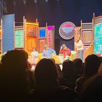 VIP Bilette Hayal Kırıklığı: Kırık Sandalyeler Ve Sıkışık Oturma Düzeni