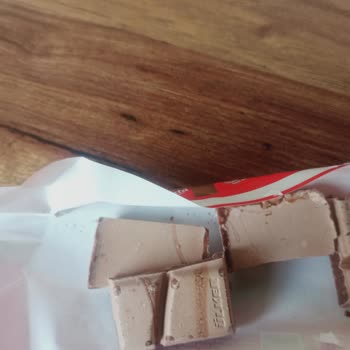 Aldığım Çikolatanın Rengi Değişmiş, Son Kullanma Tarihi Geçmemişti