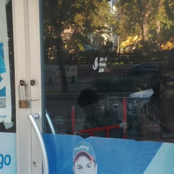 Kargom Teslim Edilmedi, Şube Kapalı Ve Müşteri Hizmetlerinden Çözüm Alamadım