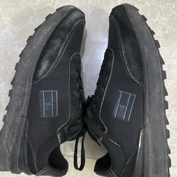 Tommy Hilfiger Sneaker'da Renk Solması Ve Boya Verme Sorununa Boyner'den Çözüm Bulunamıyor