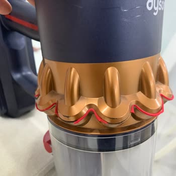 Dyson V15 Süpürgede Kopan Parça Ve Azalan Performans Sorunları