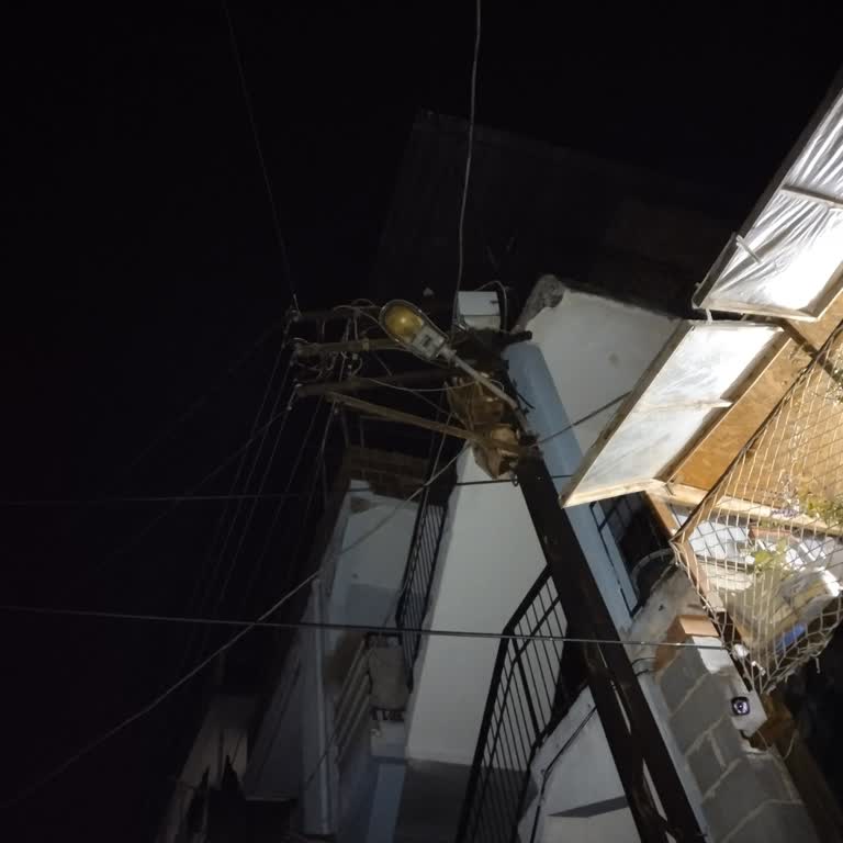 8 Yıldır Çözülemeyen Sokak Lambası Arızası Mahallede Güvenlik Riski Yaratıyor