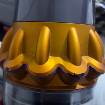 Dyson V15 Süpürgede Tekrarlayan Lastik Ve Hava Kaçırma Sorunları