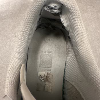 Kısa Sürede Deforme Olan Ayakkabıya Garanti Çözüm Bulmuyor