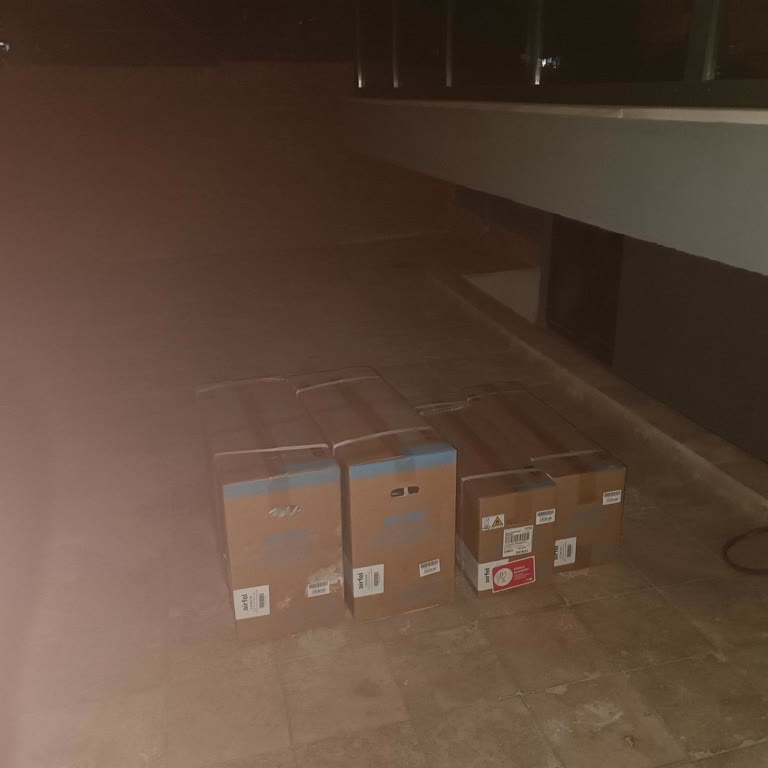 Kargom 4 Gün Bekletilip Kapı Dışına Bırakılarak Teslim Edildi