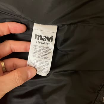 Az Kullanılmış Mavi Deri Cekette Beklenmedik Dökülme Sorunu