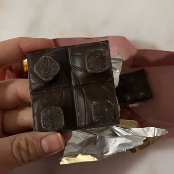 Godiva Çikolatada Beyaz Lekelerle Karşılaştım Mağduriyetimin Giderilmesini İstiyorum