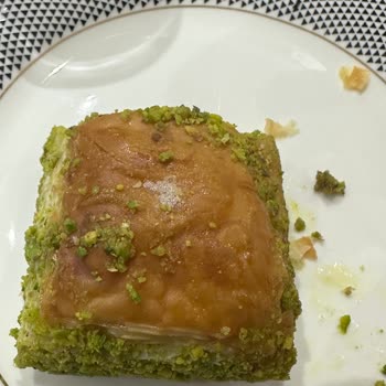 Hacı Şerif Aldığım Baklava Bayat ve Şekerlenmiş Çıktı, Ödediğim Ücrete Değmedi