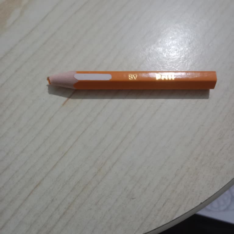 Aldığım Kuru Boya Kalemler İlk Günden Kırıldı Ve Kullanılamaz Hale Geldi