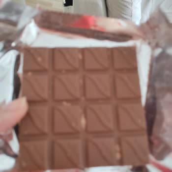 Taze Tarihli Tablet Çikolatalarda Bozulma Şoku: Açıklama Ve Telafi Bekliyorum