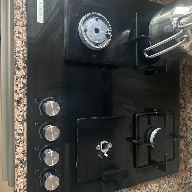 Bosch Ocakta Sıvı Sızdırma Ve Temizlik Sorunu Çözülmüyor