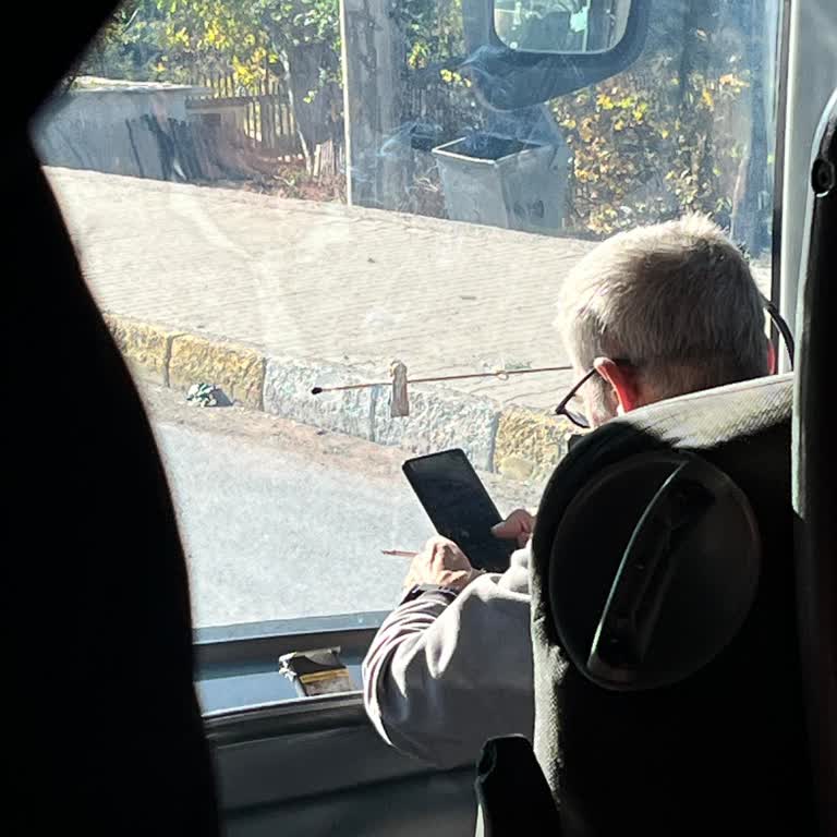 Güvenlik Ve Konforun Hiçe Sayıldığı Otobüs Yolculuğu Deneyimi