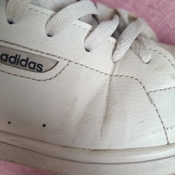 Adidas Stan Ayakkabıda Kısa Sürede Çatlama Ve Taban Sorunu Yaşadım