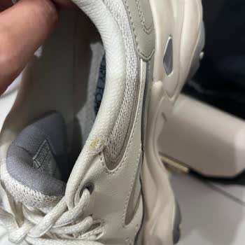 Kısa Sürede Sökülen Ayakkabı Ve İlgisiz Müşteri Hizmetleri Nedeniyle Mağduriyet