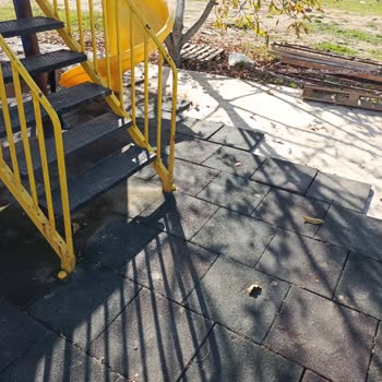 Ula Muğla Demirtaş Mahallesi Parkındaki Bakım Eksikliği Çocukların Güvenliğini Tehlikeye Atıyor