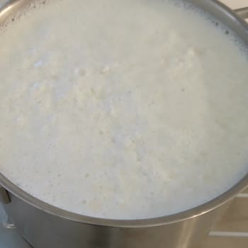 Çağdaş Marketler Bozuk Süt Ve İlgisiz Mağaza Yetkilileri Nedeniyle Mağduriyet