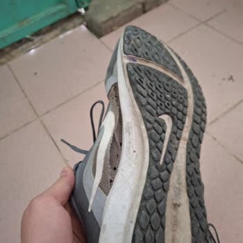 Kısa Sürede Yırtılan Nike Ayakkabıya Garanti Reddiyle Mağduriyet Yaşadım
