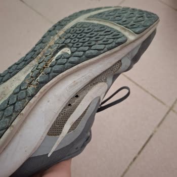 Kısa Sürede Yırtılan Nike Ayakkabıya Garanti Reddiyle Mağduriyet Yaşadım