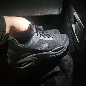 Skechers Ayakkabıda Sürekli Yırtılma Ve Su Alma Sorunu Yaşadım