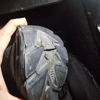 Skechers Ayakkabıda Sürekli Yırtılma Ve Su Alma Sorunu Yaşadım
