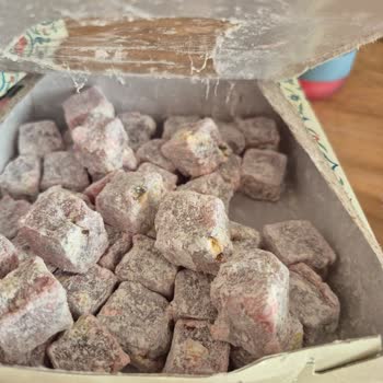 Kapalı Ambalajdaki Lokumların Bozuk Ve Kurtlu Çıkması Mağduriyet Yaşattı