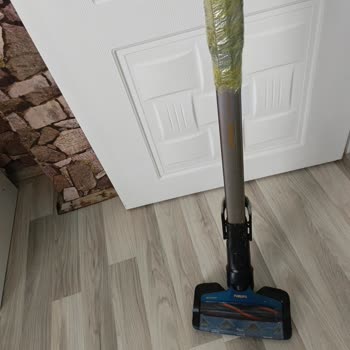 Philips Dikey Süpürgede Garanti Sonrası Tekrarlayan Parça Kırılmaları Mağdur Ediyor