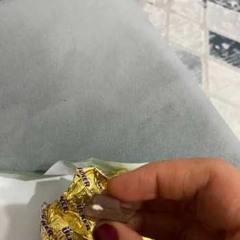 Ülker Antep Fıstıklı Çikolatanın İçinden Taş Çıktı, Geri Dönüş Alamadım