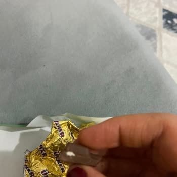 Ülker Antep Fıstıklı Çikolatanın İçinden Taş Çıktı, Geri Dönüş Alamadım