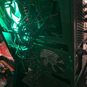 Bilgisayar Onarım Sonrası Düzensiz Monte Edildi Kapağı Kapanmıyor