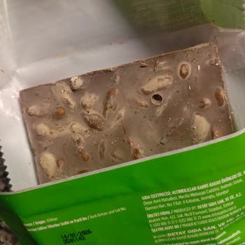 Bozuk Çikolata Hayal Kırıklığı: Güvelenmiş Ve Beyazlamış Ürün Teslimatı