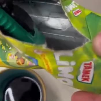 Tamek Limonata İçinden Değişik Siyah Siyah Bir Şeyler Çıktı!