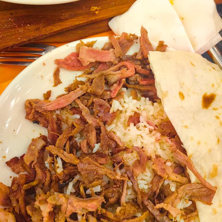 Mazâli Patisserie & Coffee Sipariş Ettiğimiz Dönerler Geç Ve Çiğ Geldi!